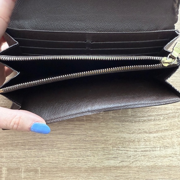 Louis Vuitton Wallet - Picture 7 of 13